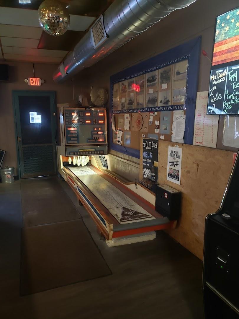 Bruce's Lakeview Lounge