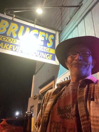 Bruce's Lakeview Lounge